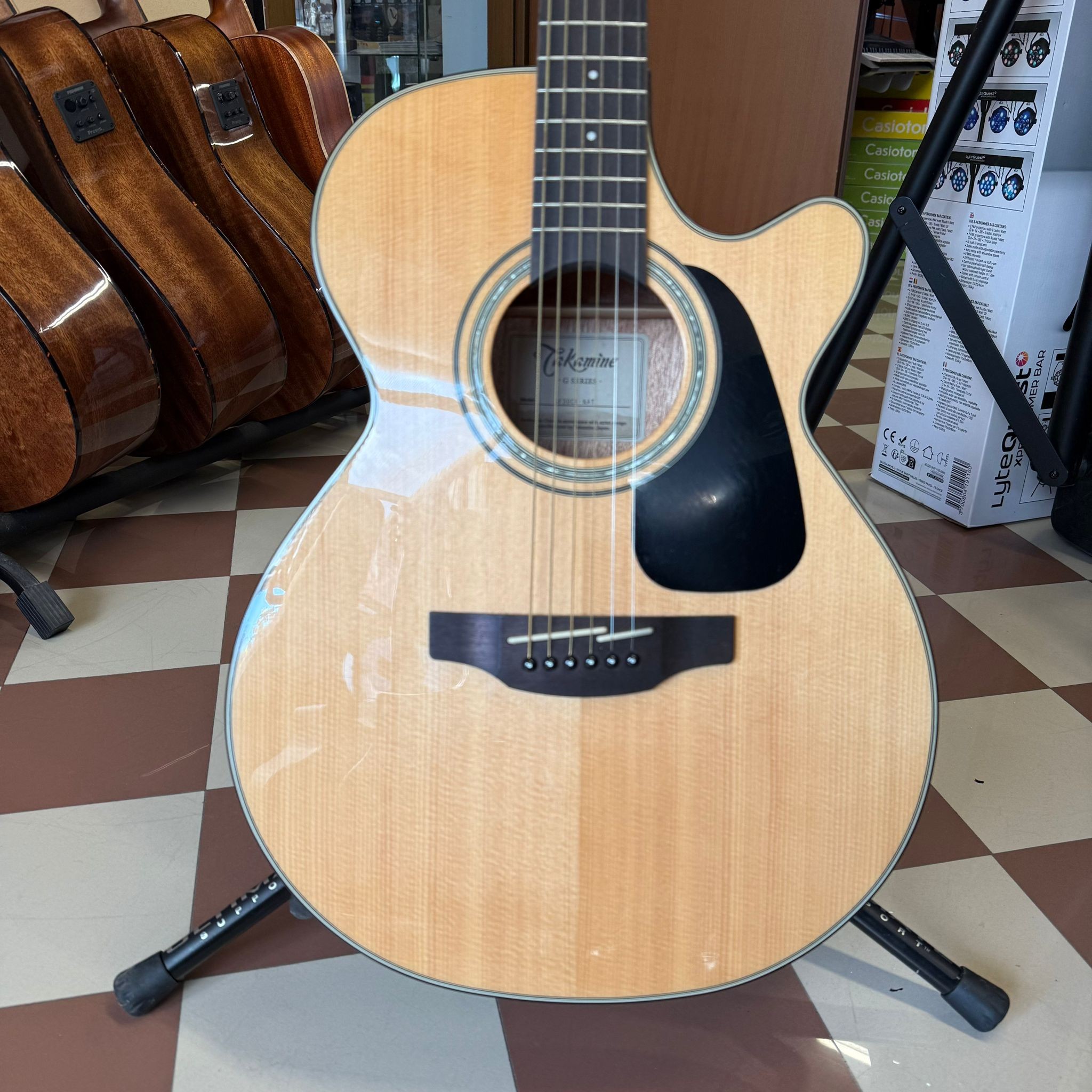 TAKAMINE GF30CE Natural - Chitarra Acustica Elettrificata Cutaway con Top in Abete Massello (USATA PERFETTA)