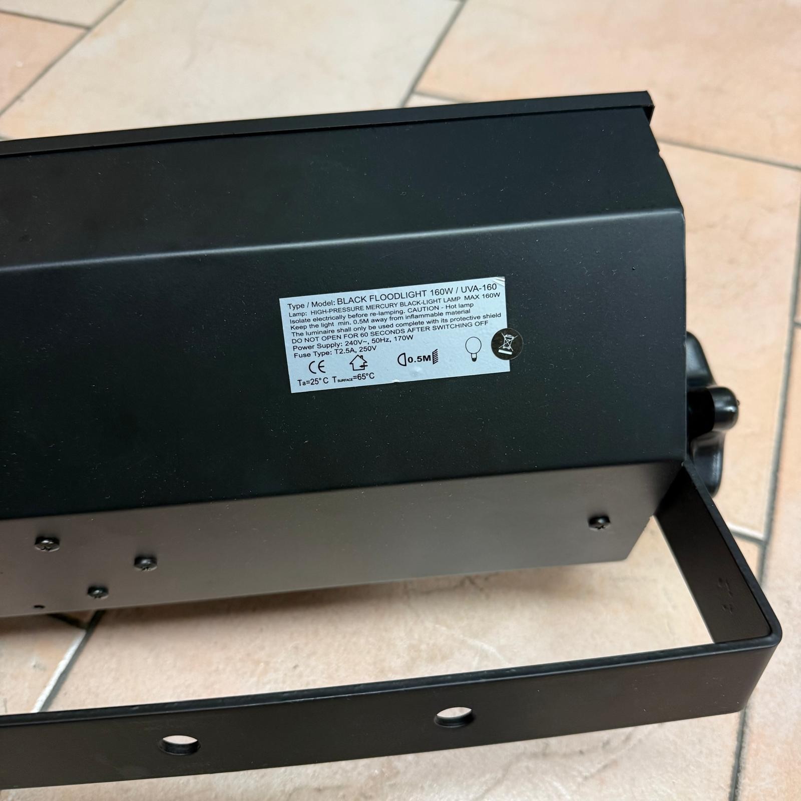 Eurolite UV Floodlight 160W E27 - Riflettore per Lampada a Luce Nera UV (USATO - CON LAMPADA INCLUSA)