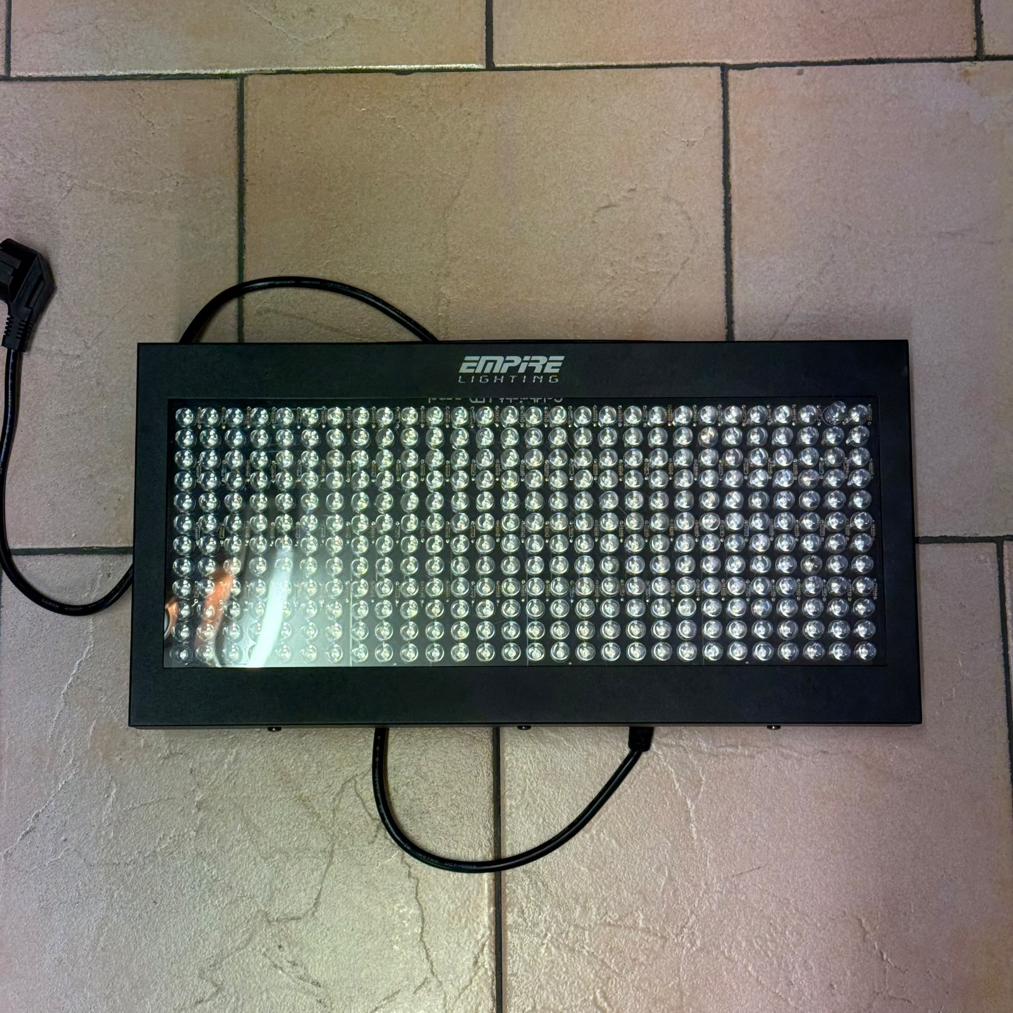 Empire Strobo LED RGB Proiettore Stroboscopico ad Alta Intensità per Stage e Club