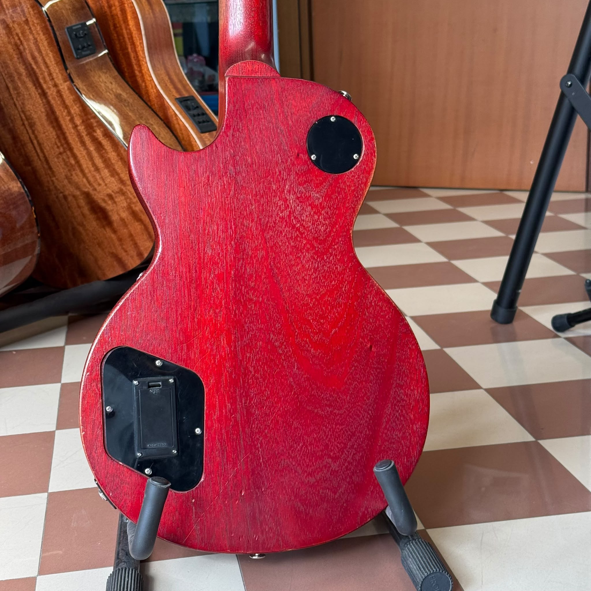 Gibson Les Paul Studio Faded Worn Cherry (USATA) - Custodia