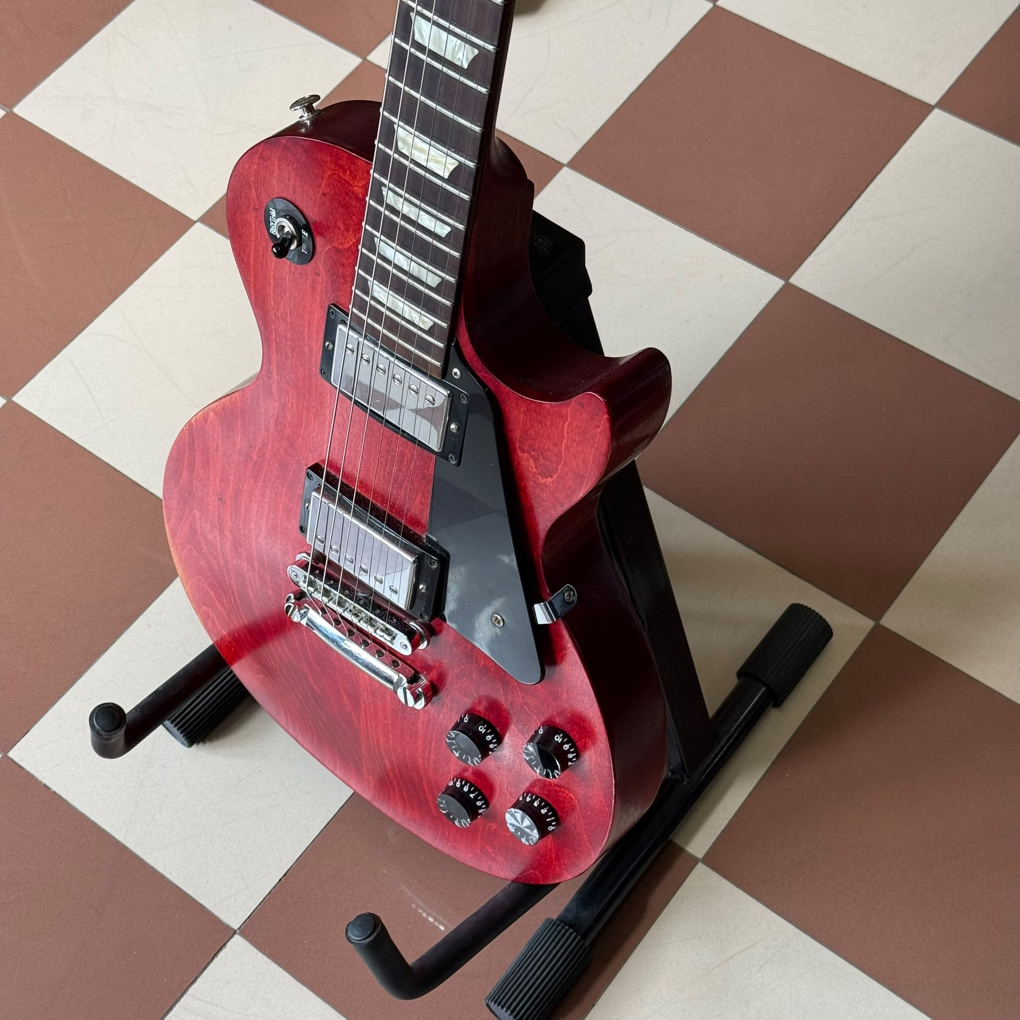 Gibson Les Paul Studio Faded Worn Cherry (USATA) - Custodia