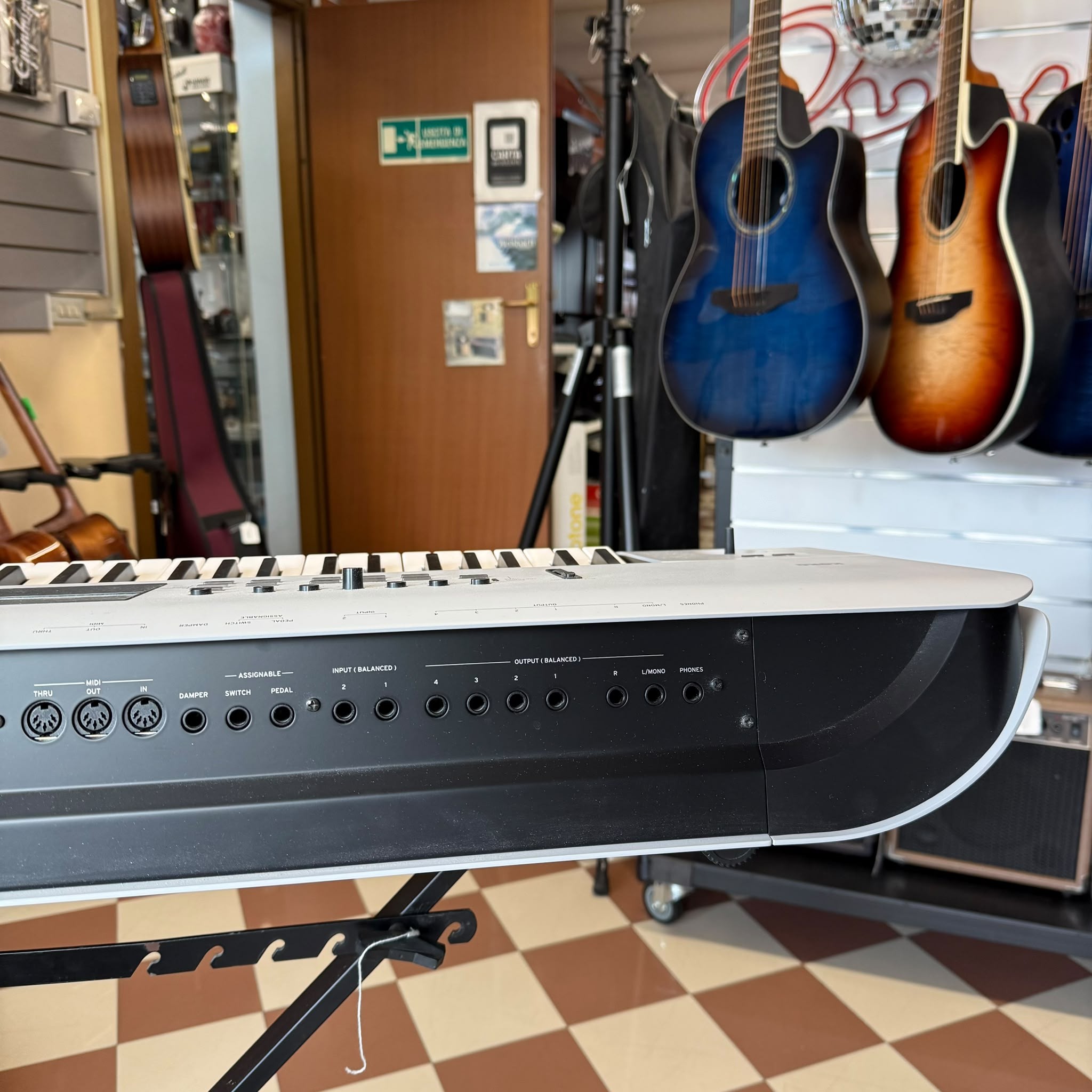 KORG Nautilus 61 AT - Workstation 61 Tasti Usata con Confezione Originale