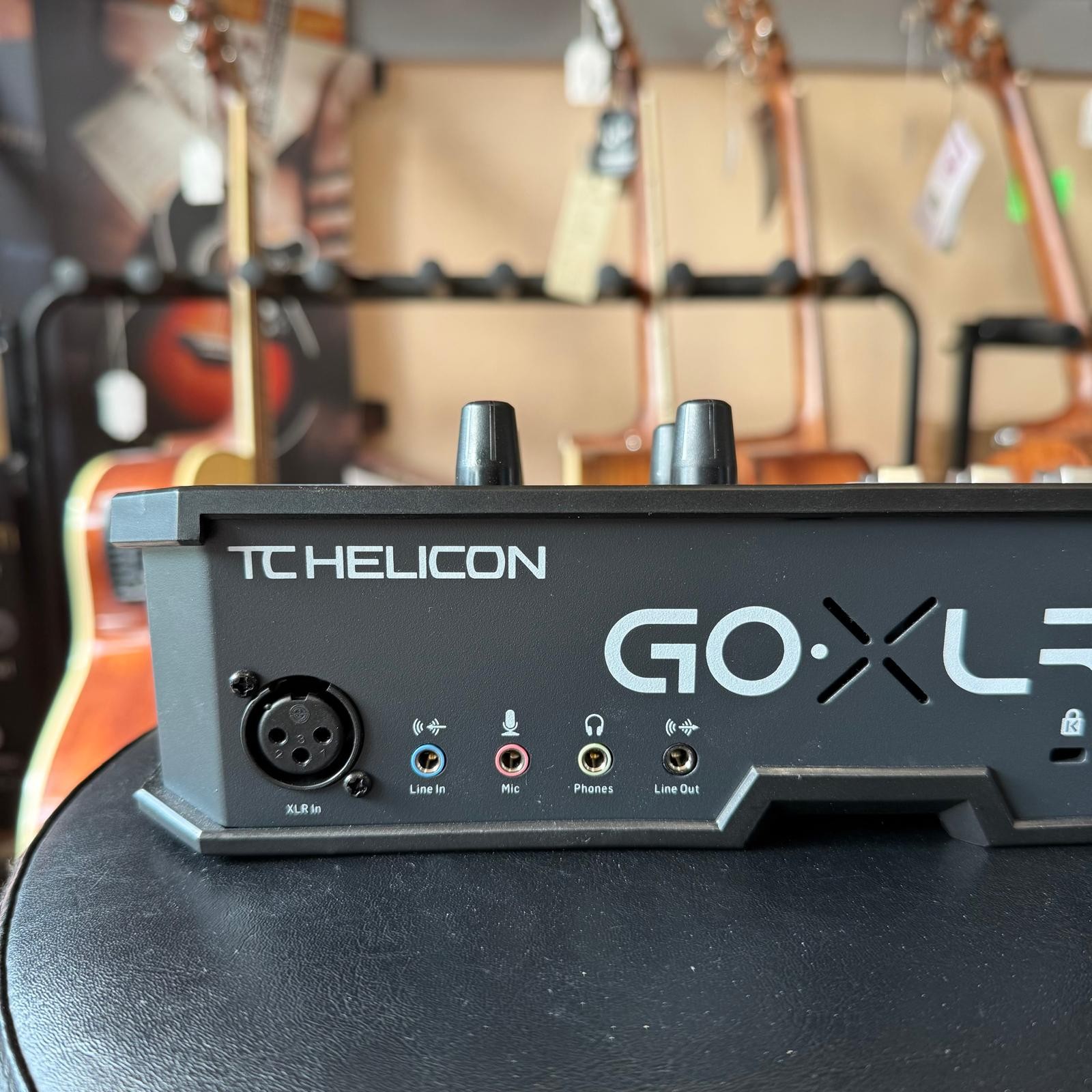 TC Helicon GoXLR - Mixer, Sampler ed Effetti Voce per Broadcast Usato
