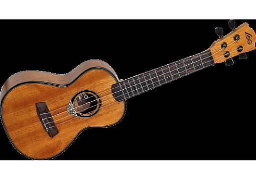 LAG Guitars U 77 C - ukulele concert con borsa imbottita