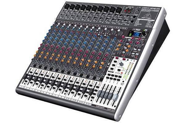 Behringer Xenyx X2442USB - mixer con compressori e effetti