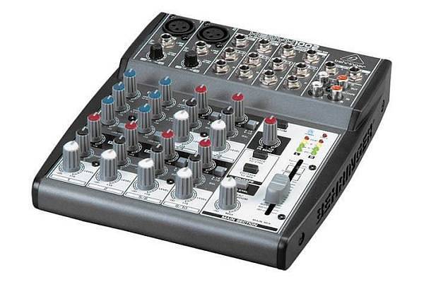 Behringer Xenyx 1002 - mixer compatto