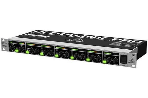Behringer ULTRALINK MX882-EU - splitter