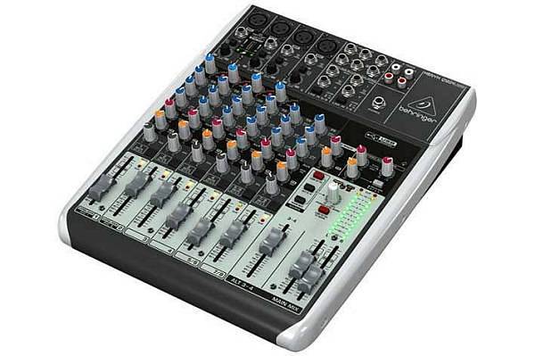 Behringer Xenyx Q1204USB - mixer con compressori
