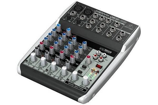 Behringer Xenyx Q802USB - mixer compatto