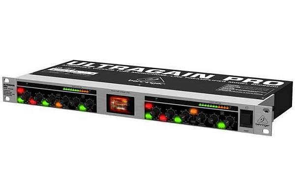Behringer ULTRAGAIN MIC2200 - preamplificatore valvolare 2 canali