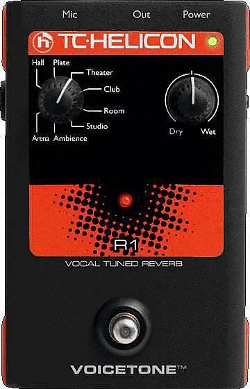 TC Helicon VOICETONE R1 - pedale riverbero per voce