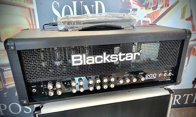 BLACKSTAR SERIES ONE 200 - TESTATA VALVOLARE 200 WATT - PEDALIERA FOOTSWICH CON EFFETTI INCLUSA - OTTIME CONDIZIONI