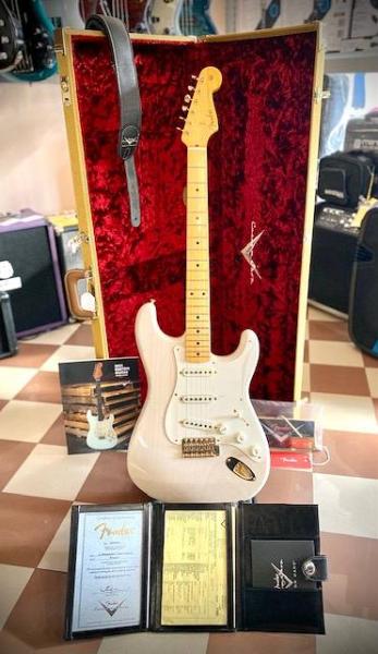 FENDER CUSTOM SHOP 2019 VINTAGE CUSTOM '57 STRATOCASTER NOS CLOSET CLASSIC AGED WHITE BLONDE