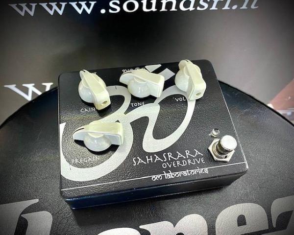 Om Labs Sahasrara Overdrive Pedal - overdrive raro e fantastico! - Ottime Condizioni
