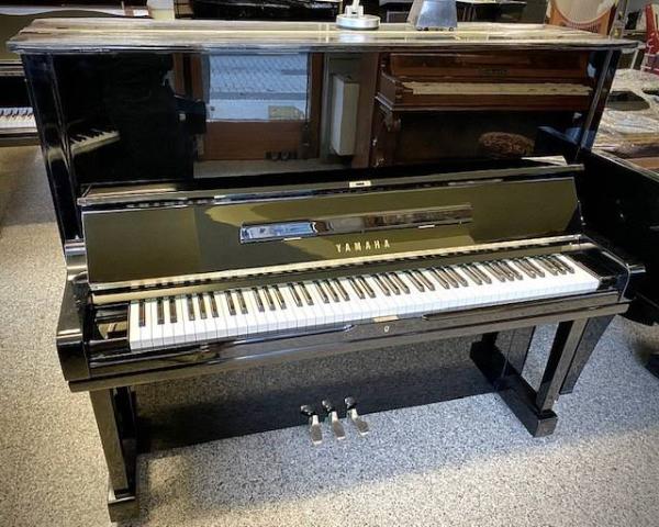 Yamaha U3G pianoforte verticale - rigenerato - matricola G1329644