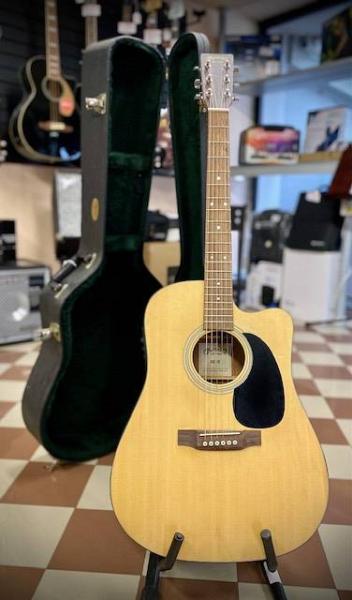 MARTIN & CO. DC1E - CHITARRA ACUSTICA ELETTRIFICATA CON CASE RIGIDO - Ottime Condizioni