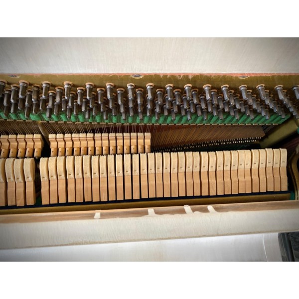 Pianoforte Acustico Verticale Tedesco Legnica Bianco Pastello con Grafica Scritta Artistica - Ricondizionato