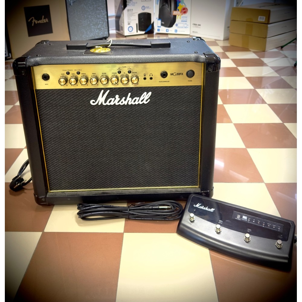 MARSHALL MG30GFX MG Gold - AMPLIFICATORE COMBO PER CHITARRA CON EFFETTI 30W CON PEDALIERA MARSHALL 90008 - Buone Condizioni