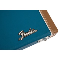 Fender Classic Series Wood Case - Strat/Tele, Lake Placid Blue
