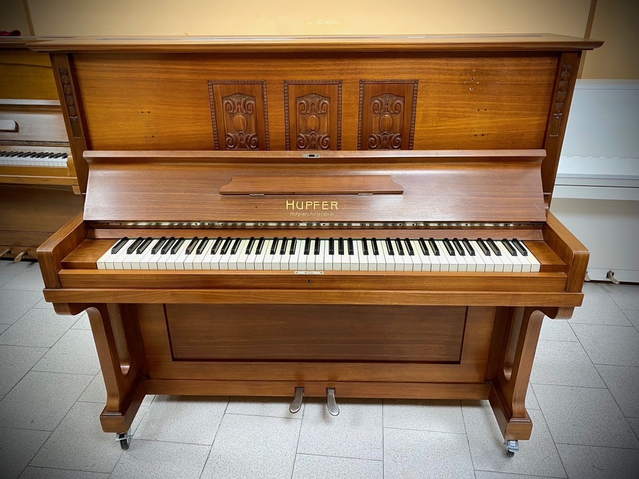 Hupfer & Co. PIANOFORTE HUPFER VERTICALE ACUSTICO - Buone Condizioni