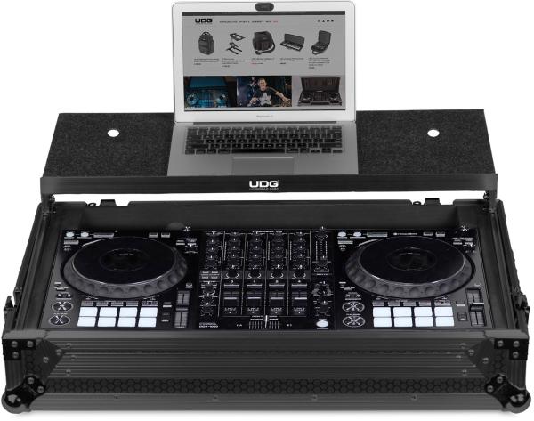 UDG U91055BL -  ULTIMATE FLIGHT CASE PIONEER DDJ-1000 BLACK PLUS (LAPTOP SHELF + WHEELS)