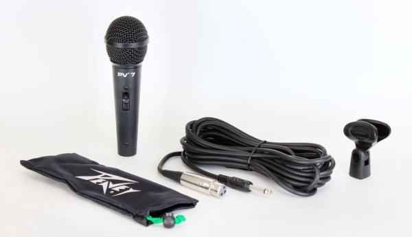 Peavey PVÂ®Â 7Â MICROPHONEÂ W/Â XLRÂ CBL