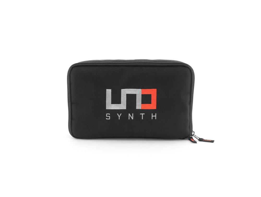 IK Multimedia UNO Synth BORSA X SINTETIZZATORE                            