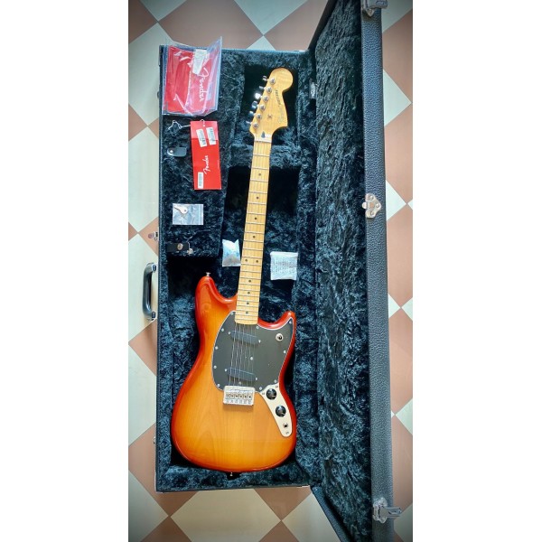FENDER MUSTANG MN SUNBURST CON CASE RIGIDO - OTTIME CONDIZIONI